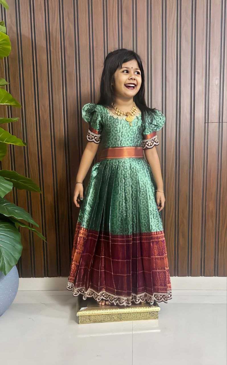 Ynf Kanjivaram Silk RIN161 ANKURI Kids Wear Wholesale Kids Gown Kids Frocks Girls Frock Manufacturer- Kids Exports