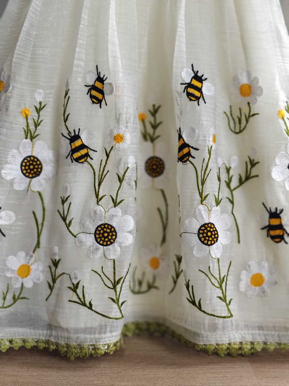 Ynf Organza KESH249 Honeybee Kids Wear Wholesale Kids Gown Kids Ethnic Gowns Manufacturer- Kids Exports